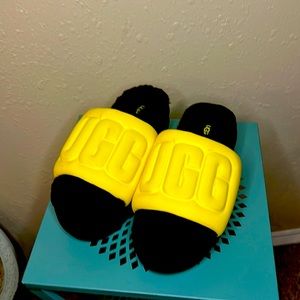Ugg slides women’s 9. Yellow and black base.